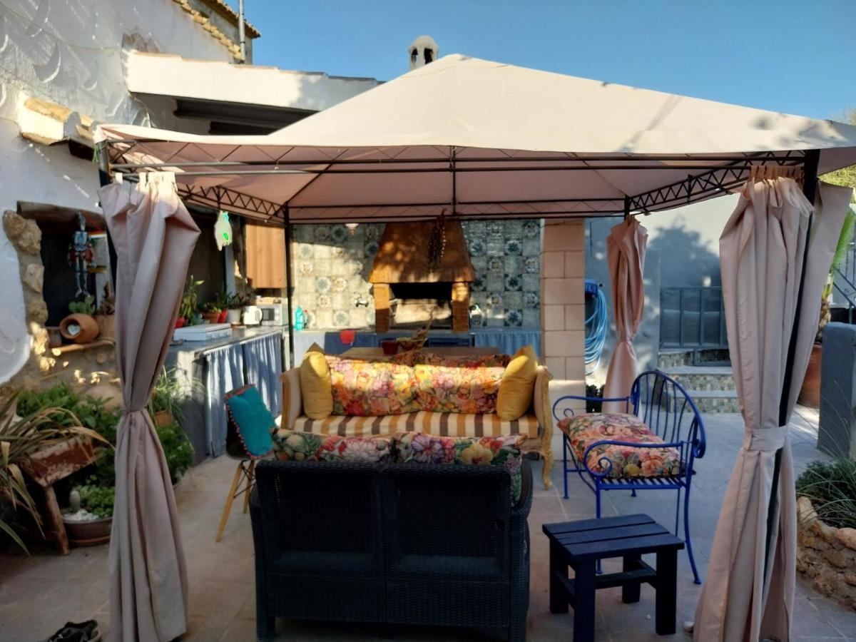 The Cave Of Dreams Bed & Breakfast Baza Luaran gambar